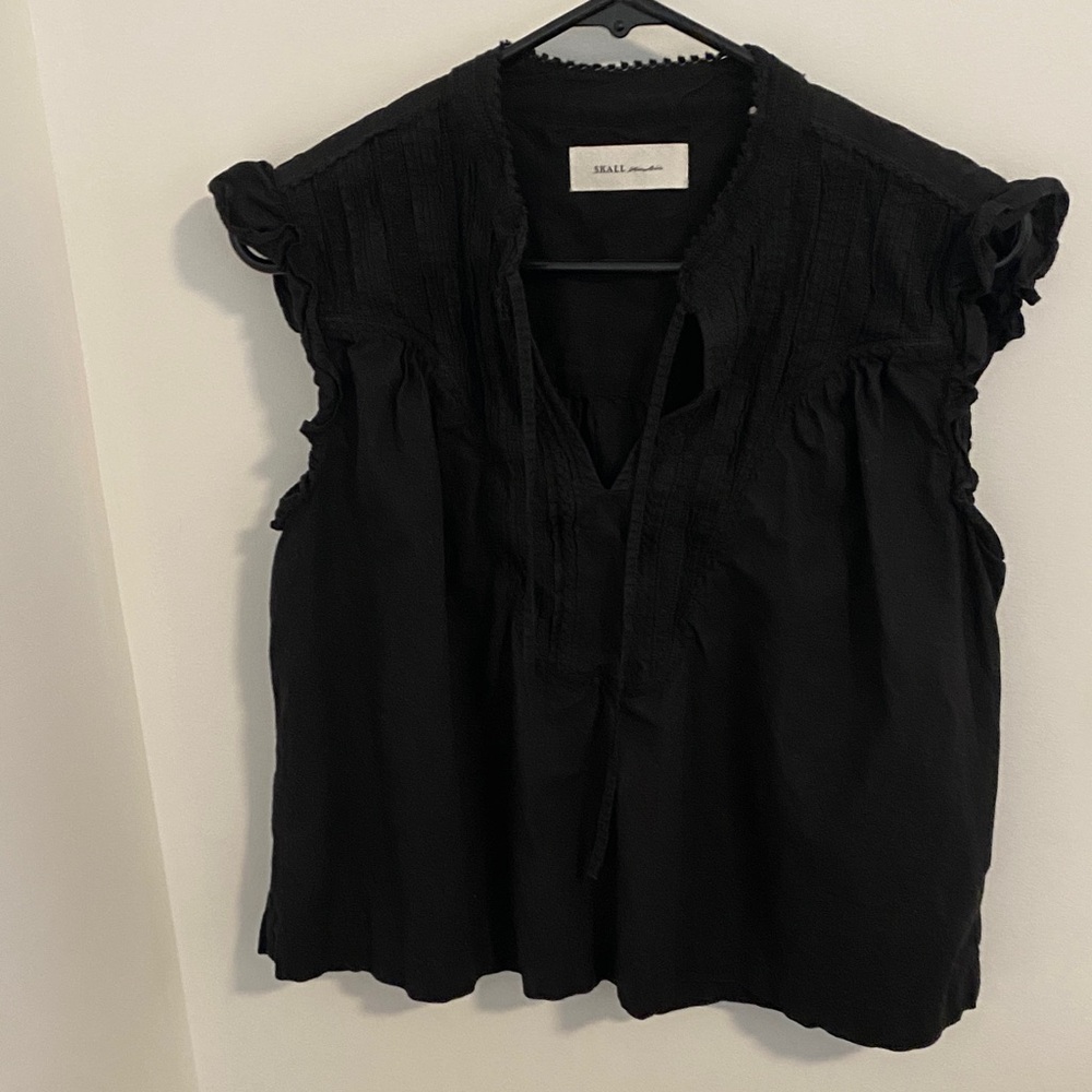 Skall Studio Black Ruffled blouse